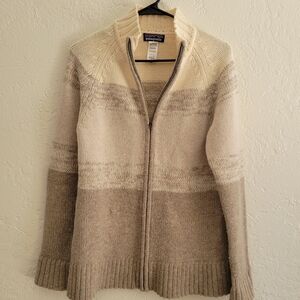 Patagonia Lambswool Sweater Size Small